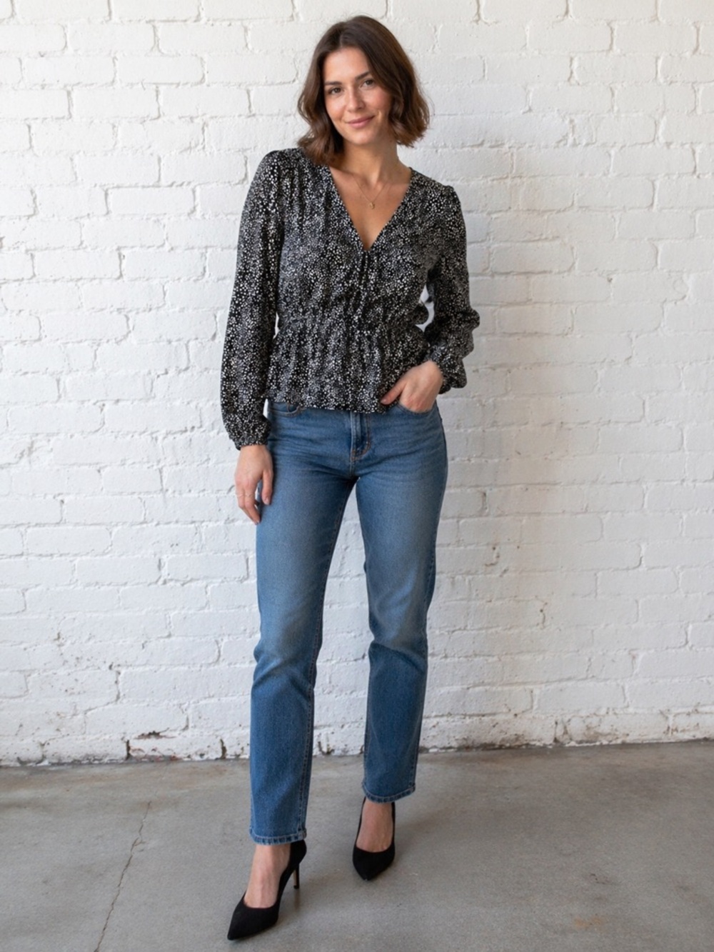 🖤Abercrombie & Fitch Black and White Printed Peplum V-Neck Blouse US L